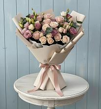 Букет цветов из:  Розы и Лизиантусы в Отрадное