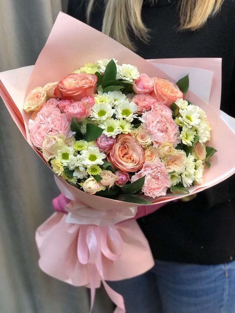 Букет цветов из: Гвоздики, Розы и Хризантемы в Отрадное