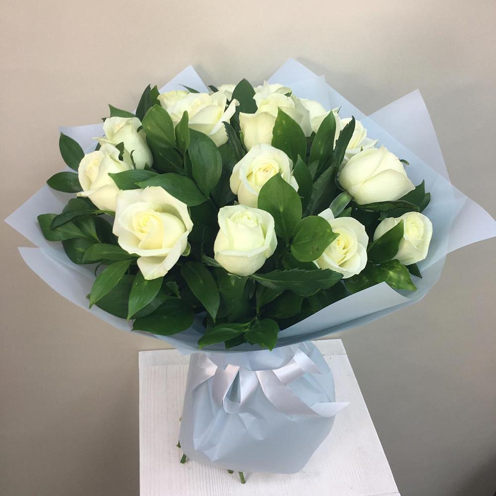 Букет 15 Белых роз Проуд в Отрадное