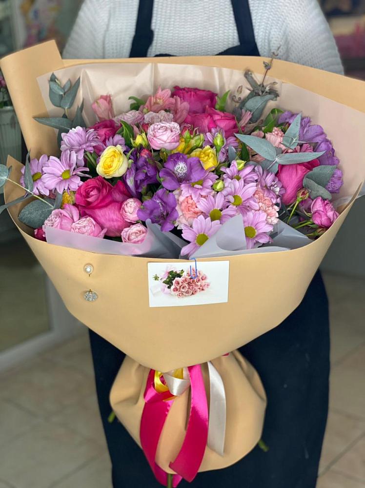 Букет цветов из: Хризантемы, Гвоздики и Альстромерии в Отрадное