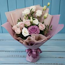 Букет цветов из:  Розы и Лизиантусы в Отрадное