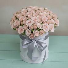 Цветочная композиция из Розы в шляпной коробке в Отрадное