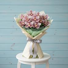 Букет цветов из:  Орхидеи и Розы #REPLACE_PRED# Отрадное