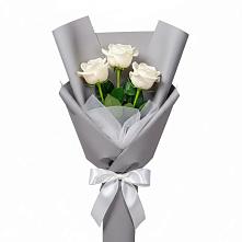 Букет 3 белые розы в Отрадное