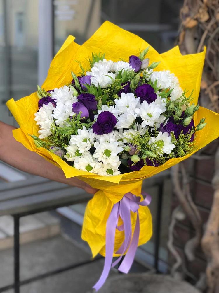 Букет цветов из: Ирисы, Хризантемы и Ромашки в Отрадное