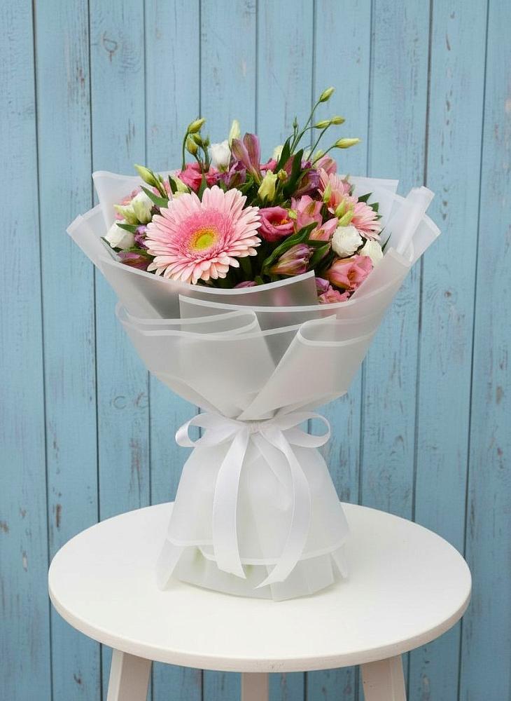 Букет цветов из: Герберы, Альстромерии и Лизиантусы в Отрадное