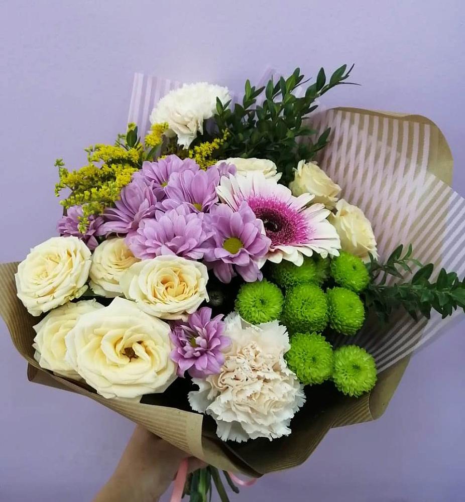 Букет цветов из: Хризантемы, Розы, Гвоздики и Герберы в Отрадное