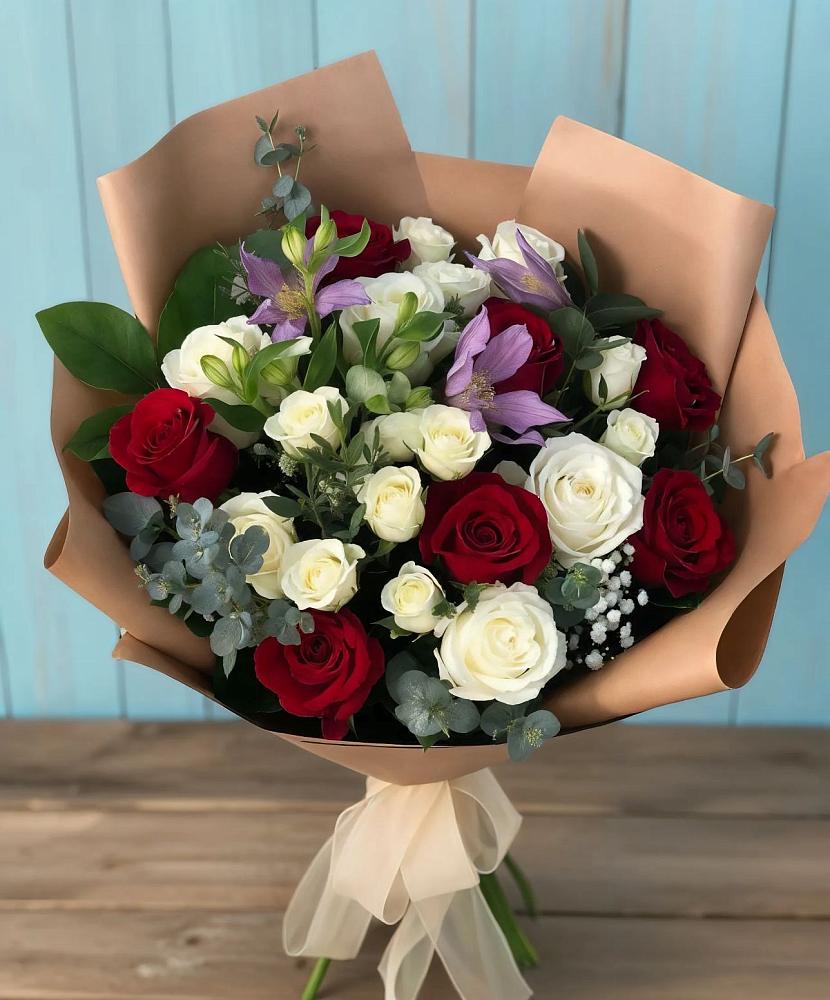 Букет цветов из: Розы и Альстромерии в Отрадное