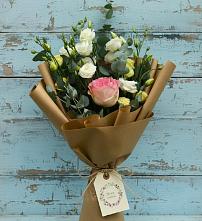 Букет цветов из:  Розы и Лизиантусы в Отрадное