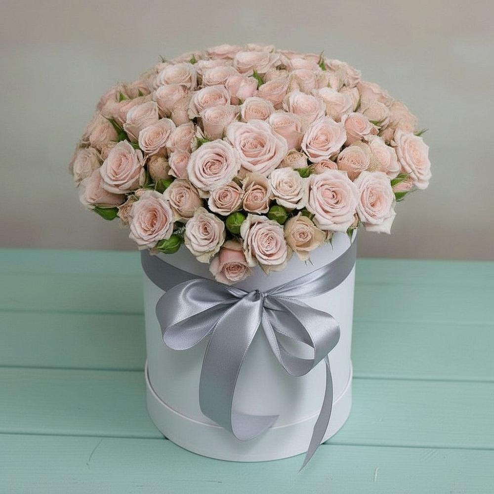 Цветочная композиция из Розы в шляпной коробке в Отрадное